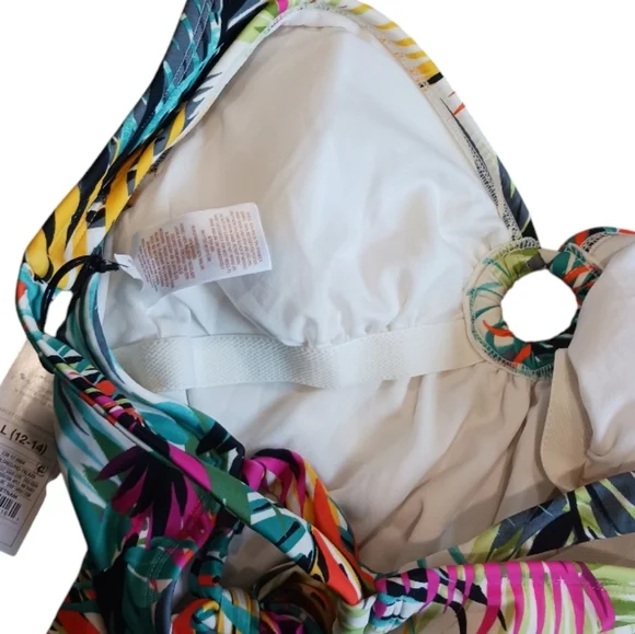 Shade & Shore Plunge Neck Tropical Swimsuit - Picture 6 of 10